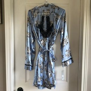 ✨NWT✨ Nightie and robe set